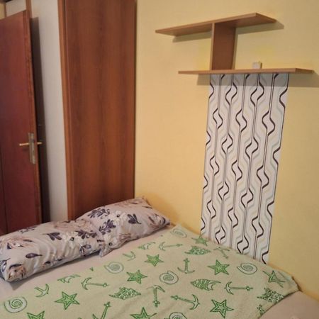 Stan Za Iznajmuvanje So Parking,Blisku Do Centar. Kumanovo Exterior foto